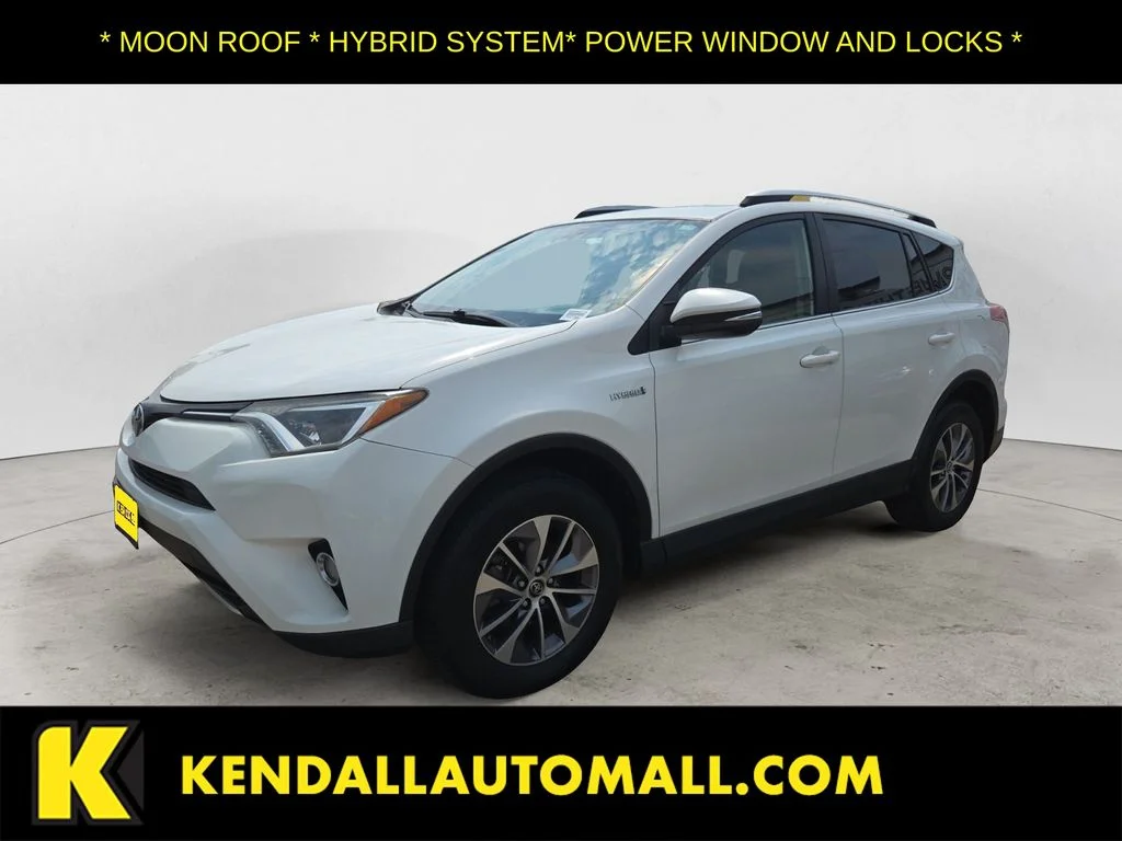 Used 2016 White Toyota XLE image 1