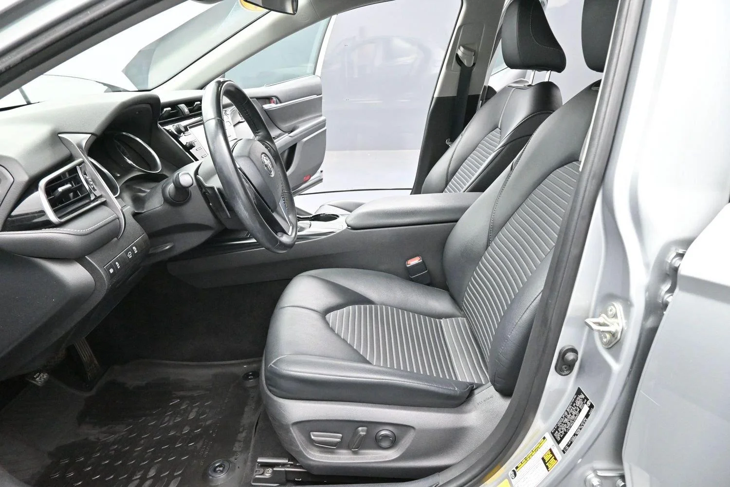 Used 2020 Celestial Silver Metallic Toyota SE image 12