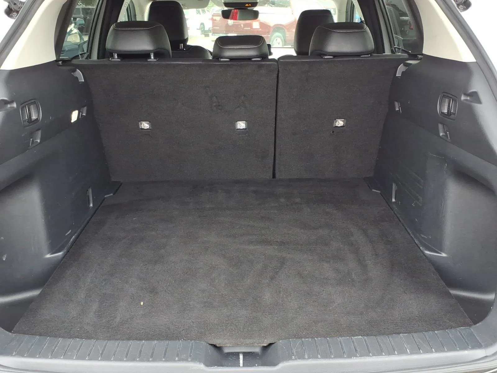 Used 2025 Wind Chill Pearl Mazda 2.5 S Preferred Package image 31