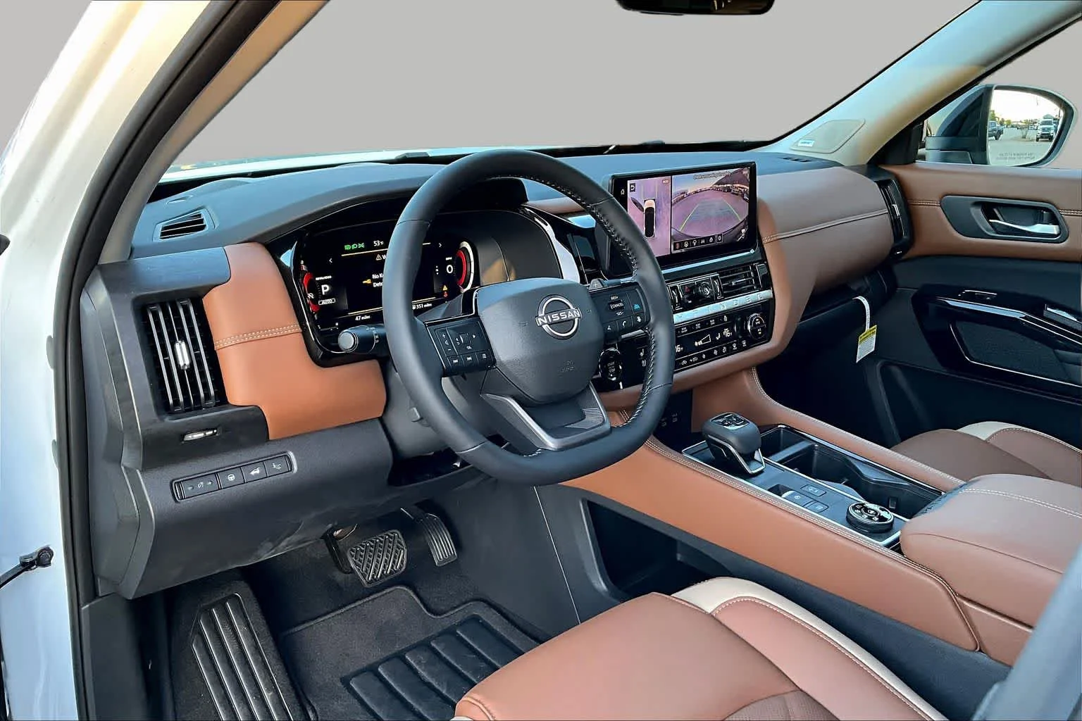 New 2026 Everest White Pearl Tricoat Nissan Platinum image 8