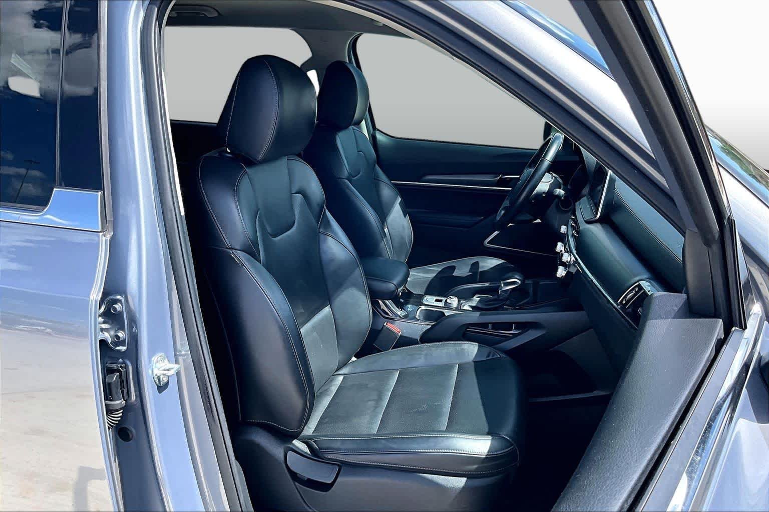 Used 2022 SILVER Kia LX image 9