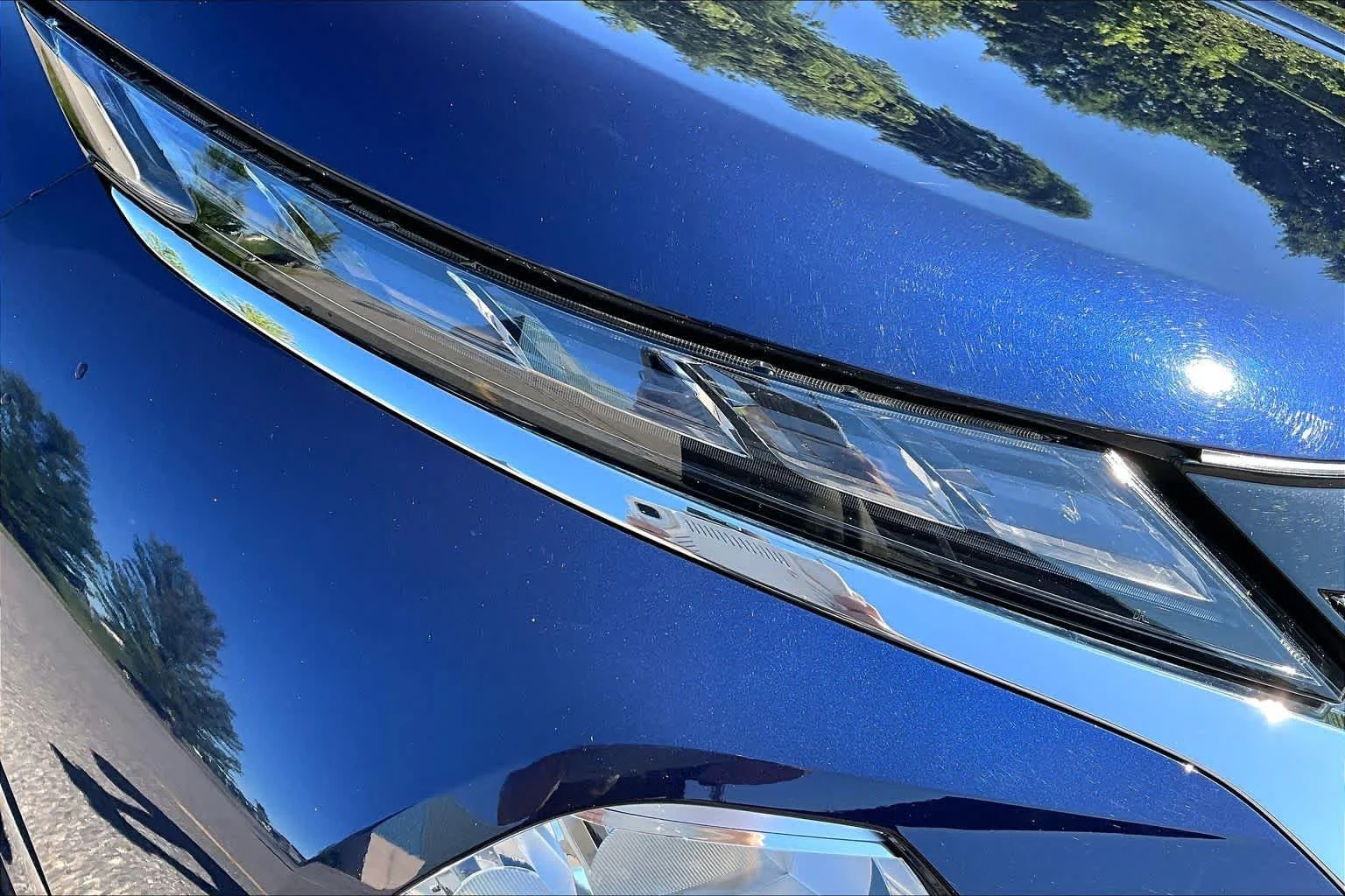 Used 2025 Cosmic Blue Metallic Mitsubishi SE image 27