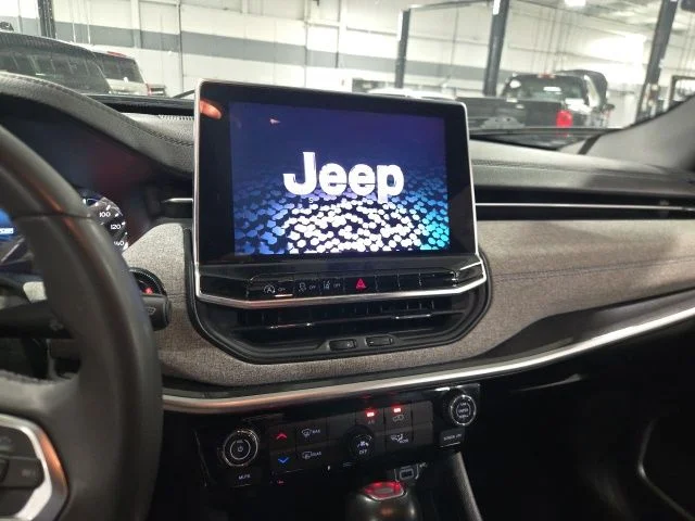 Used 2024 Blue Jeep Latitude image 14