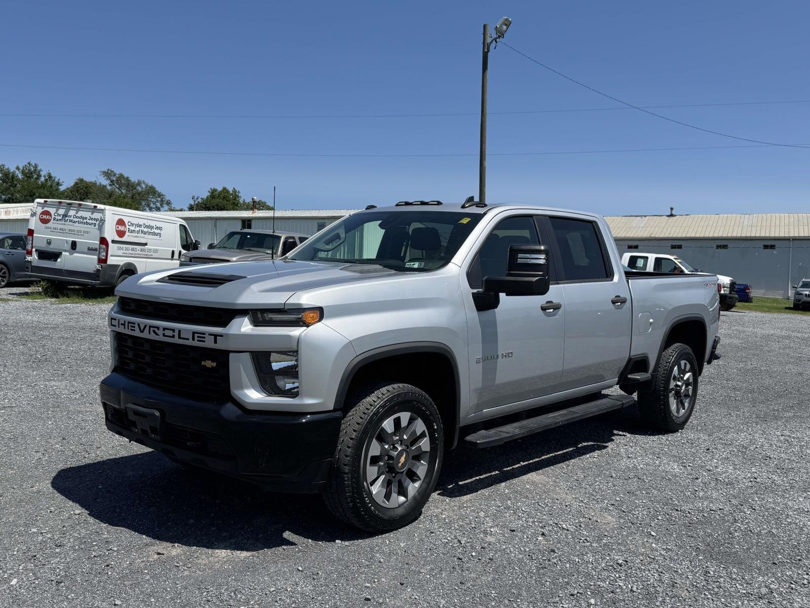 Used 2022 Silver Ice Metallic Chevrolet Custom image 26