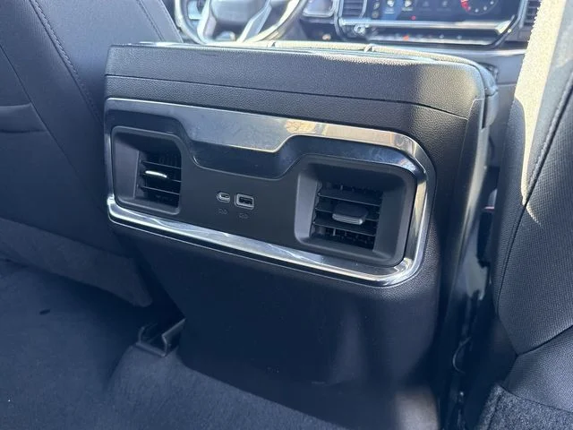 Used 2022 Silver GMC Elevation image 16