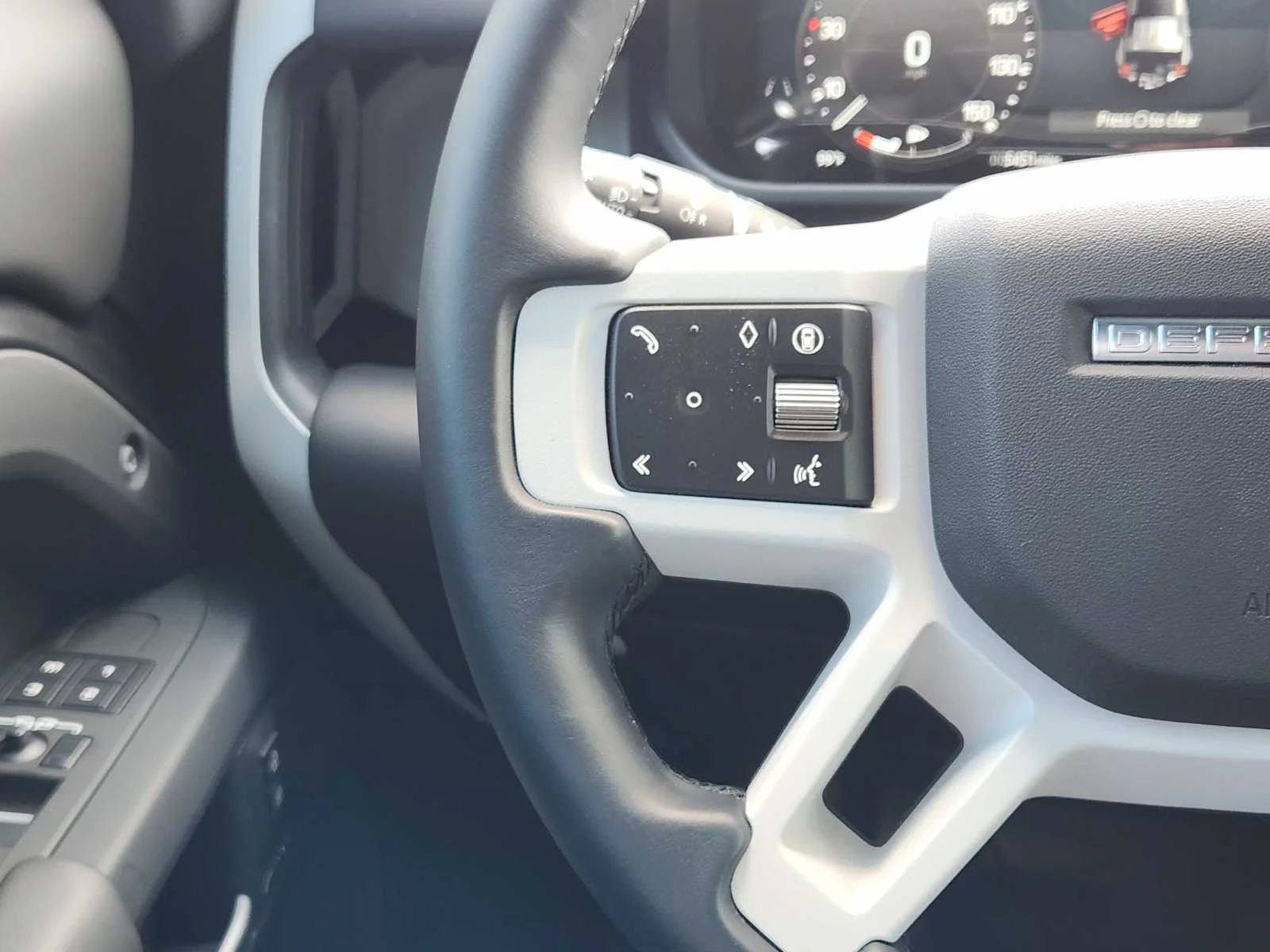 2026 Land Rover Defender S - Photo 27