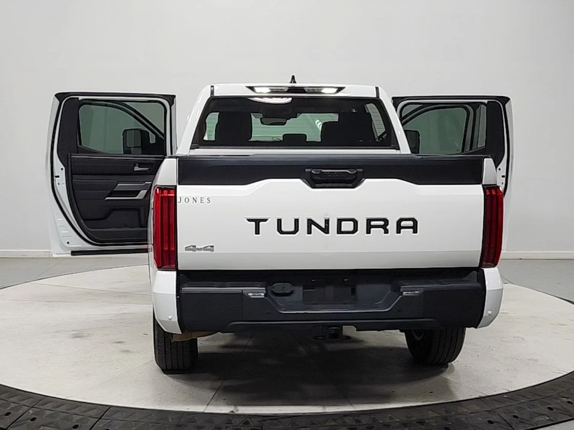 Used 2022 White Toyota SR5 image 14