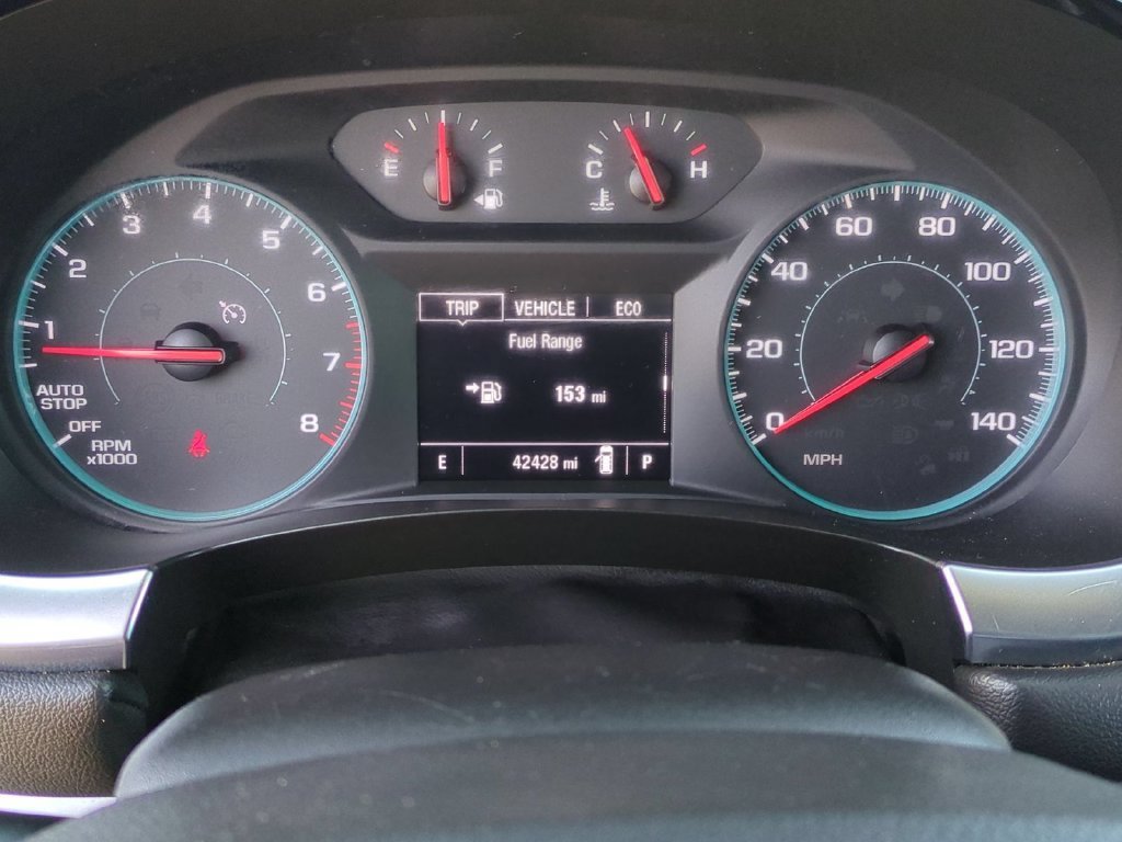 Used 2023 Silver Sage Metallic Chevrolet LT Cloth image 14