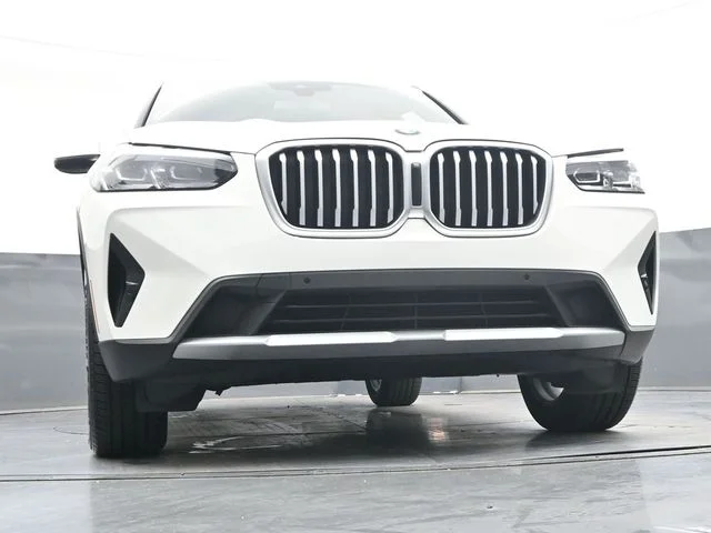 Used 2023 White BMW sDrive30i image 38