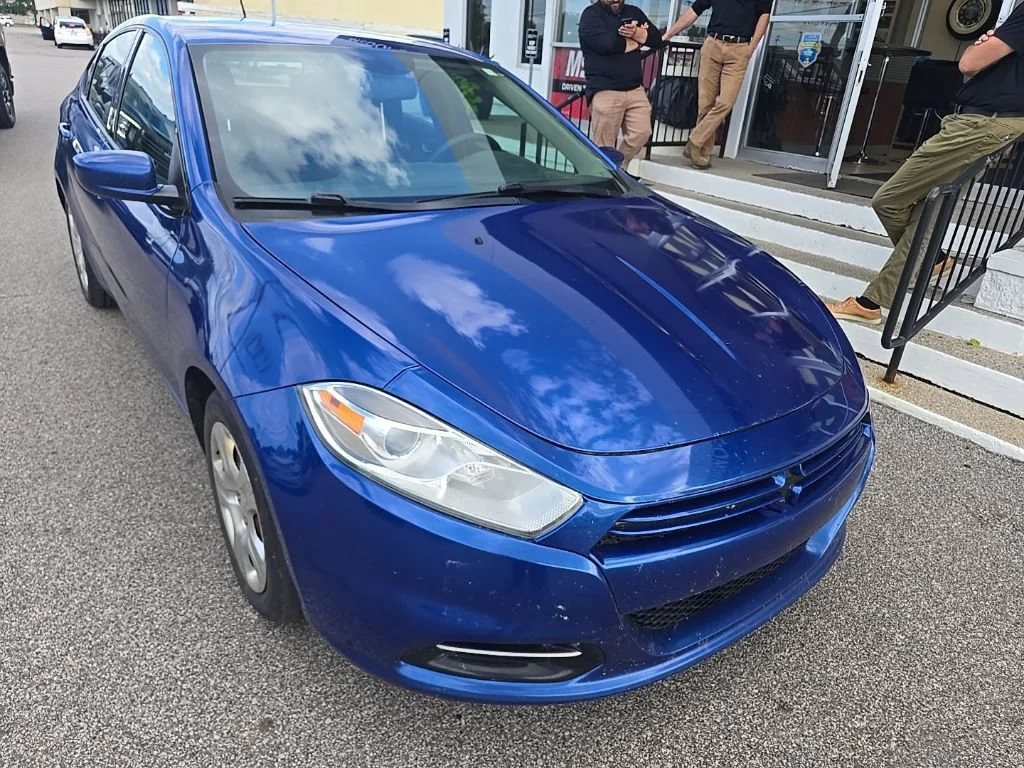Used 2014 Blue Dodge SE image 2