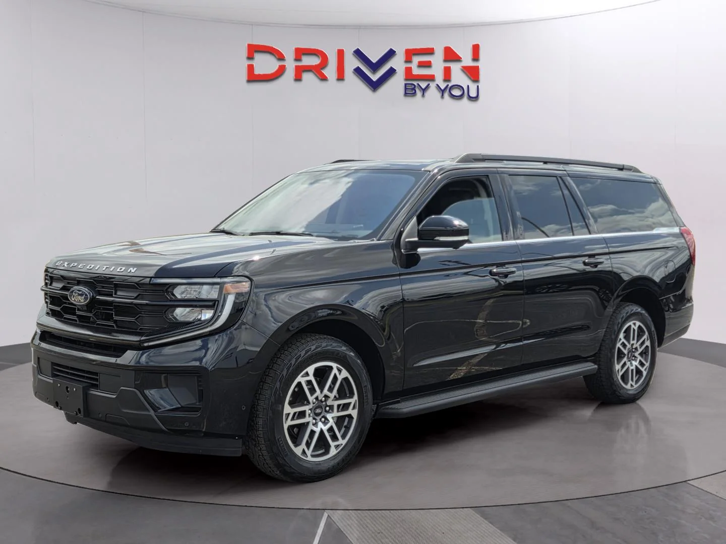 Used 2025 Agate Black Ford Active image 1