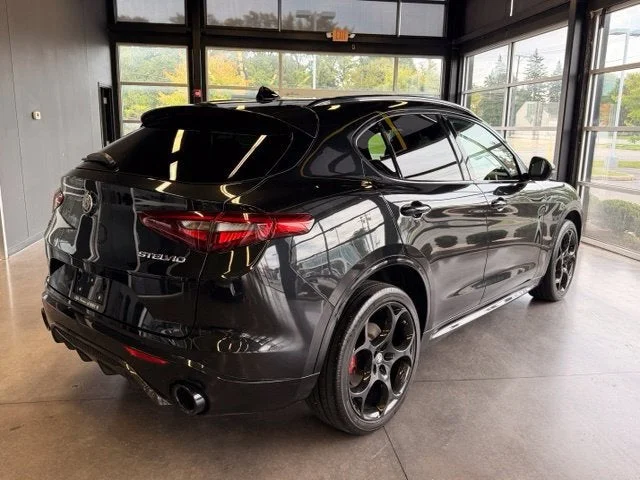 Used 2022 Vulcano Black Metallic Alfa Romeo Veloce image 5