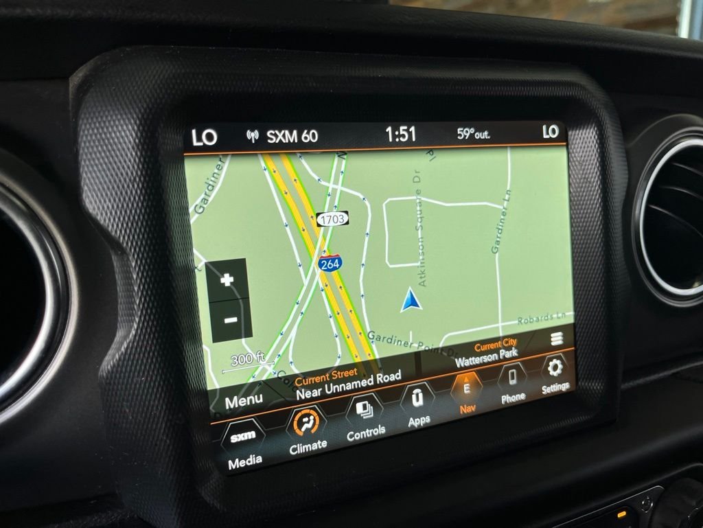 Used 2022 Silver Jeep Rubicon image 3