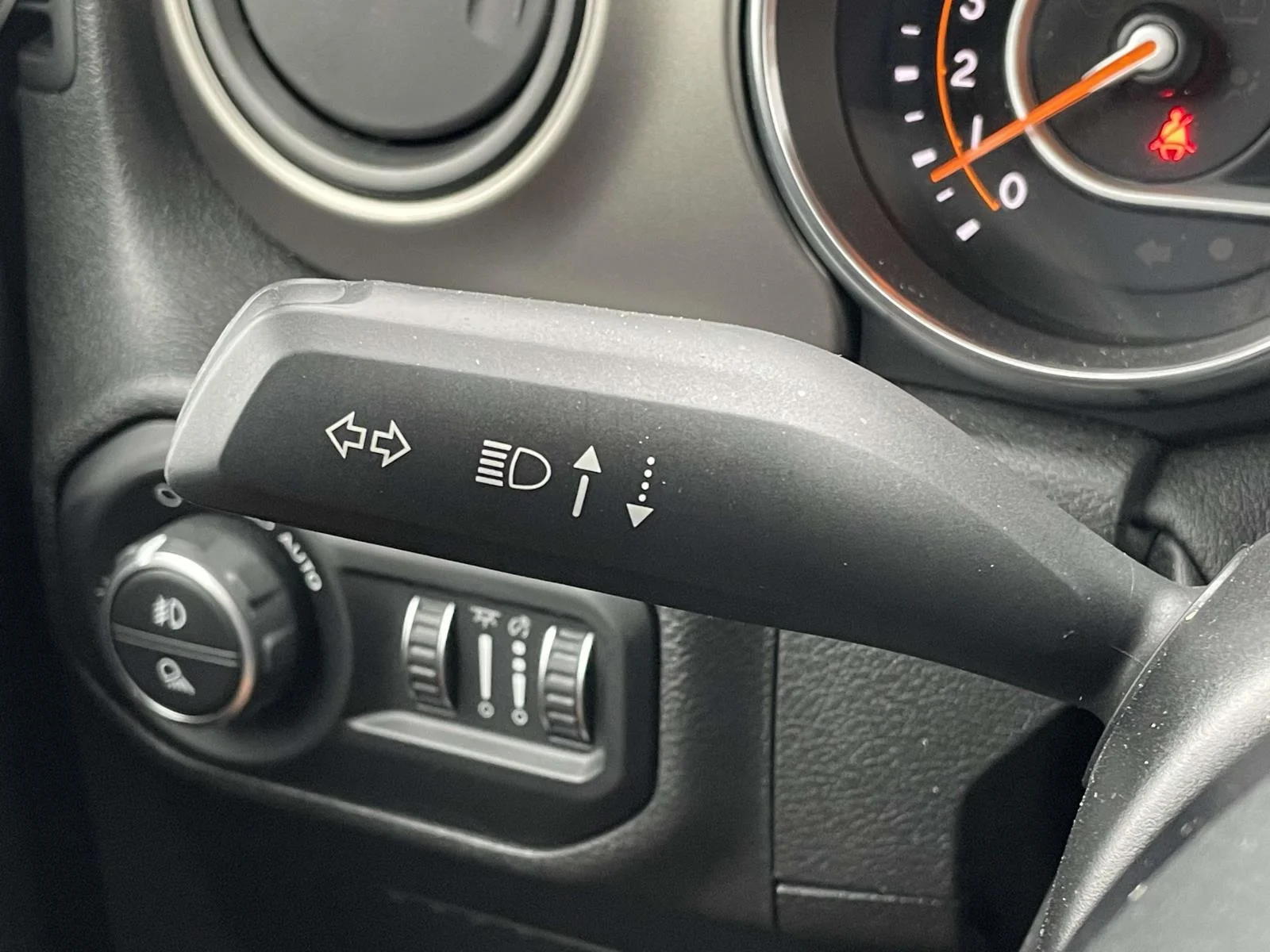 Used 2020 Sting-Gray Clearcoat Jeep Sport S image 12