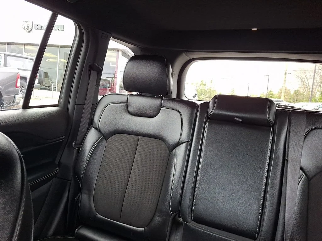 Used 2023 Baltic Gray Metallic Clearcoat Jeep Altitude image 19