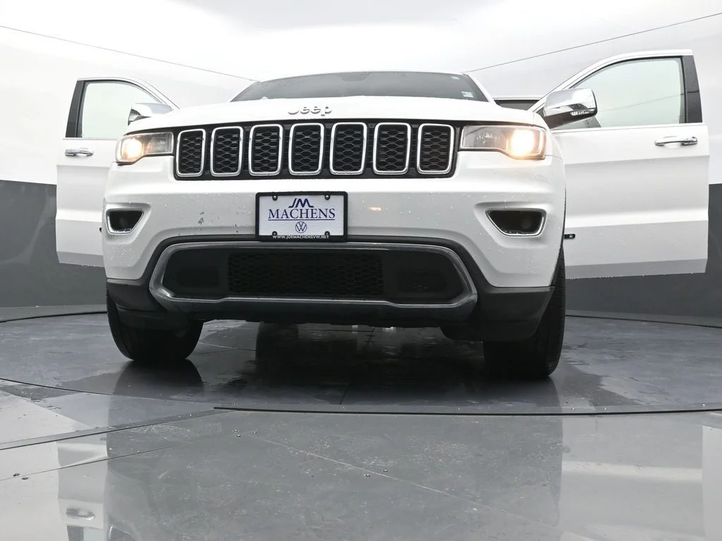 Used 2018 White Jeep Limited image 23
