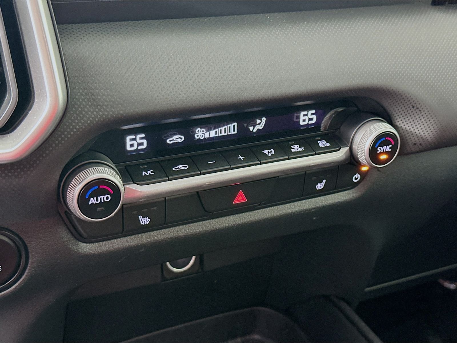 Certified Used 2025 Pearl Mazda 2.5 S Preferred Package Carplay Heated Seats Keyless image 16