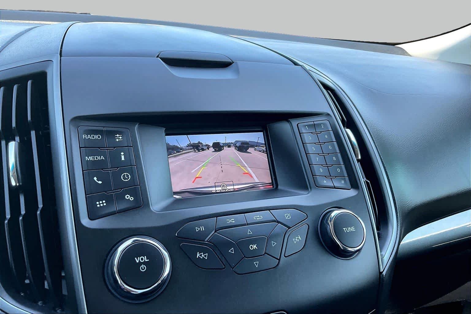 Used 2019 Ingot Silver Metallic Ford SE image 28