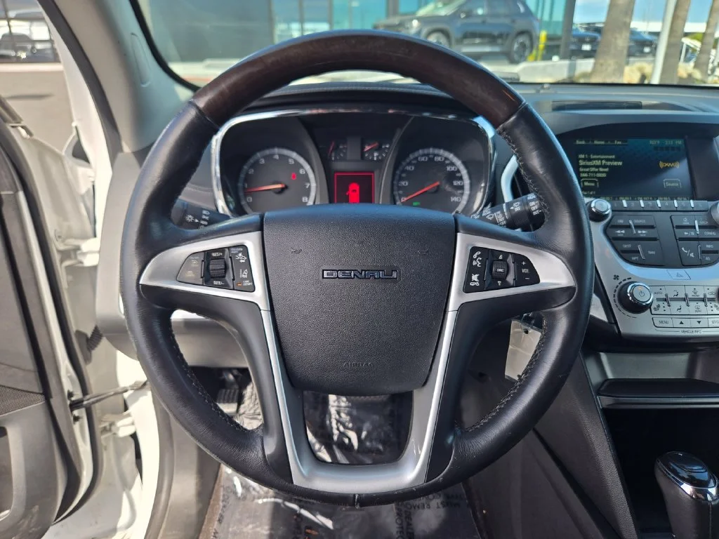 Used 2016 White Frost GMC Denali image 25