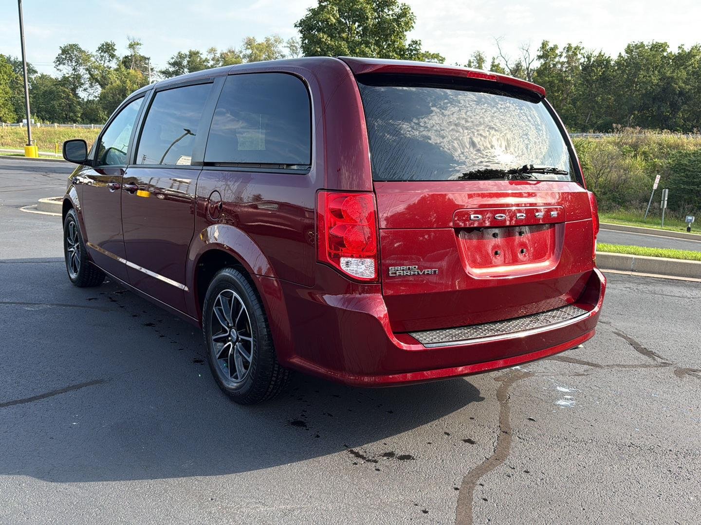 Used 2019 Octane Red Pearlcoat Dodge SE Plus image 3