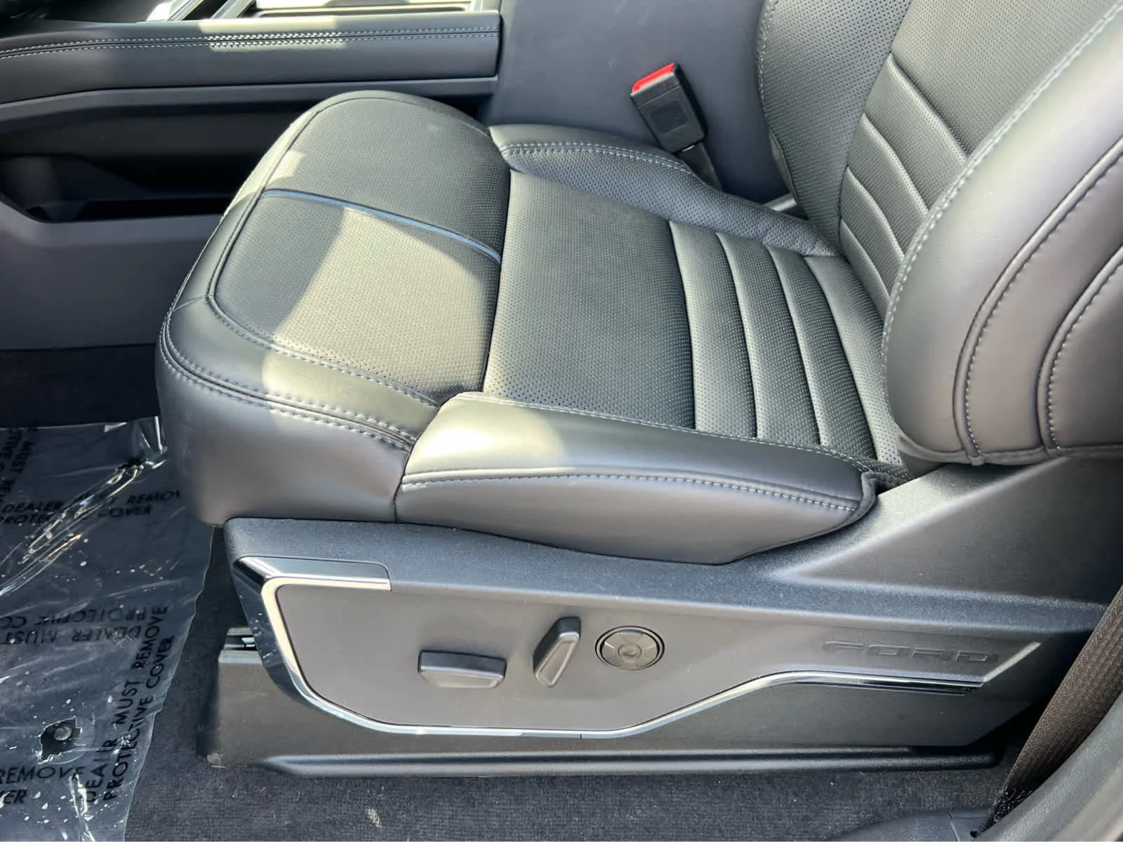 New 2026 Agate Black Metallic Ford F-350® Platinum® image 31