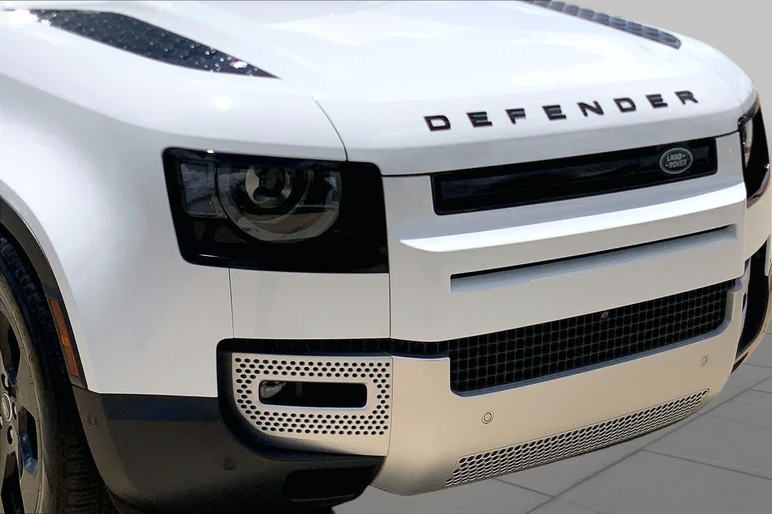 Used 2024 Fuji White Land Rover S image 29
