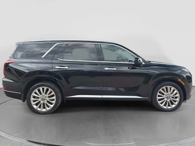 Used 2020 Black Hyundai Limited image 2