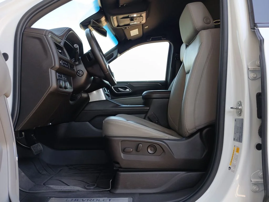 Used 2024 White Chevrolet Z71 image 20