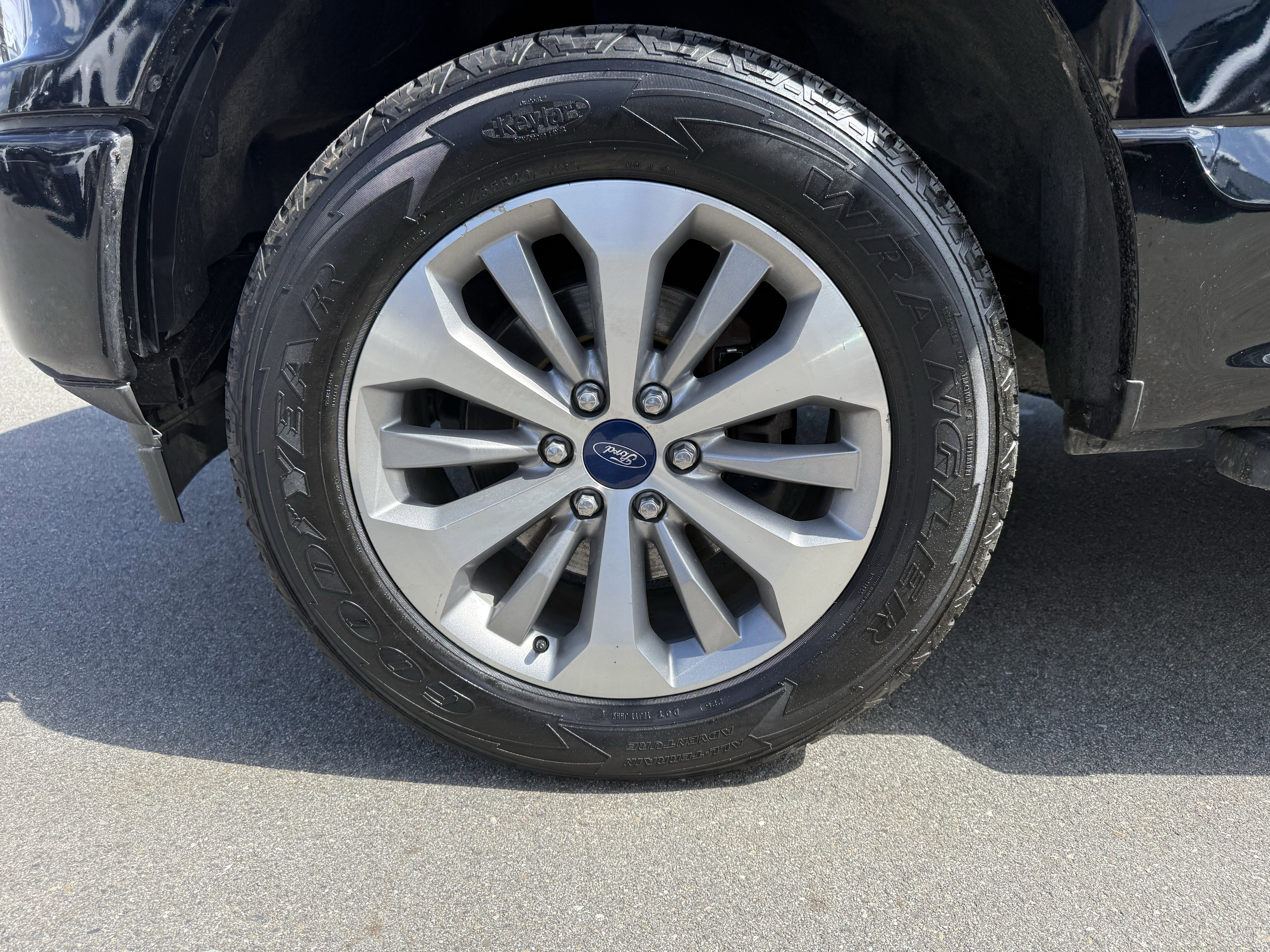 Used 2018 SHADOW BLACK Ford XL image 12