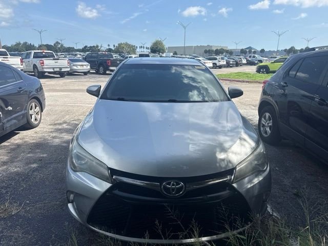 Used 2015 Silver Toyota SE image 2