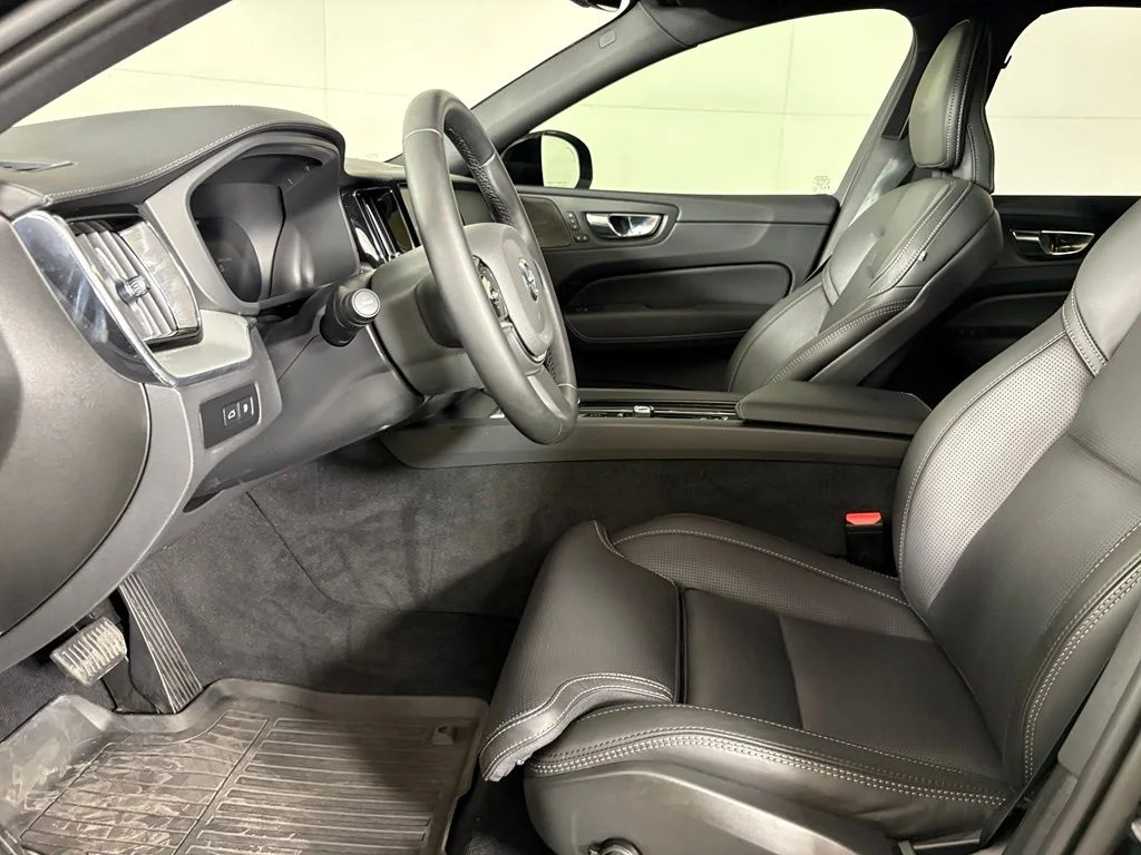 Used 2024 Black Volvo Ultimate image 19