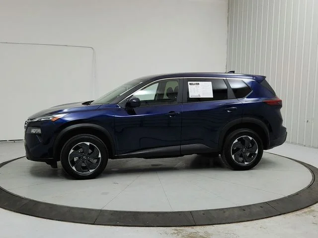 Used 2025 Blue Nissan SV image 4