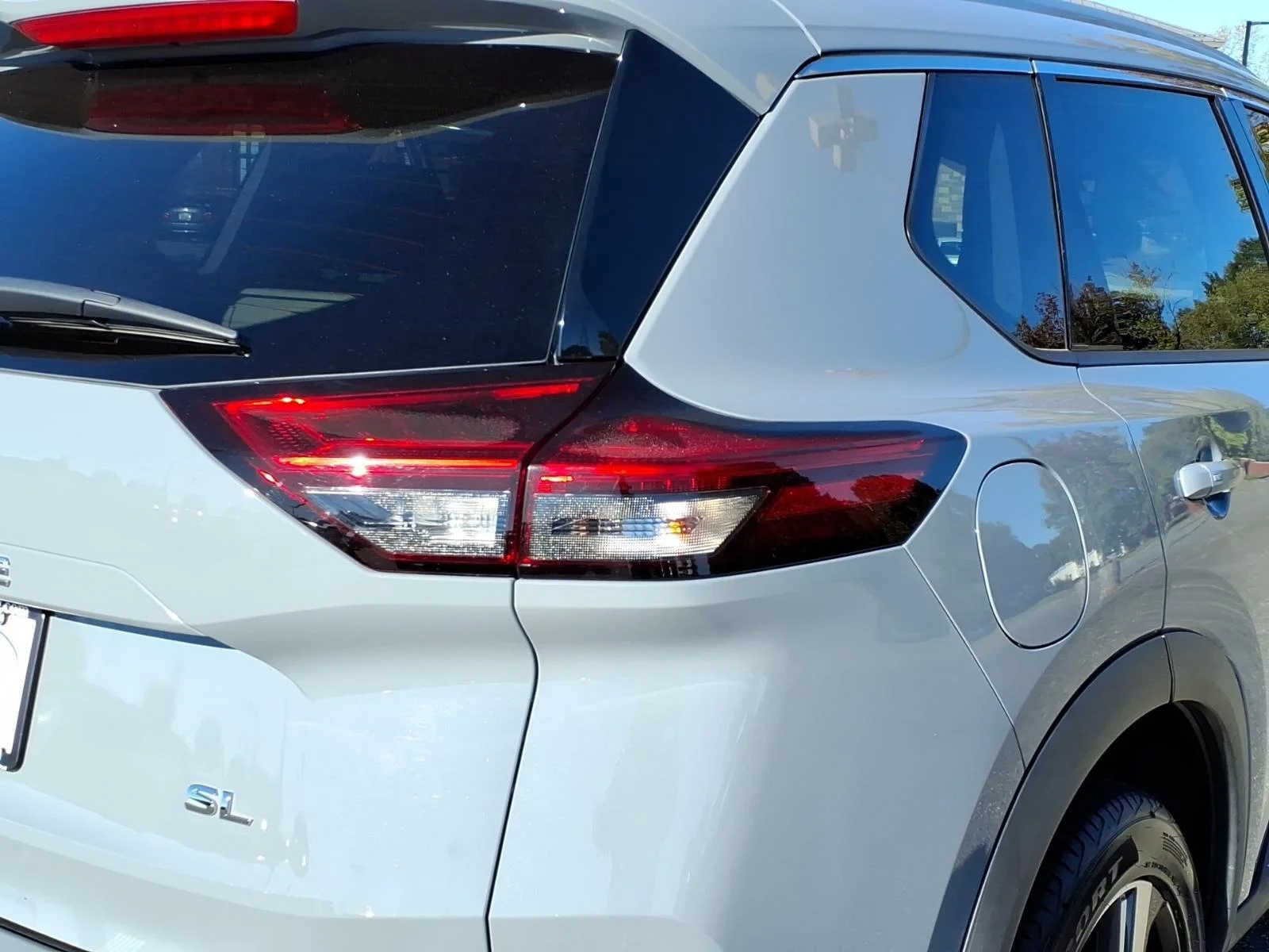 Used 2022 Boulder Gray Pearl Nissan SL image 20