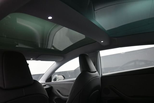 Used 2025  Tesla Standard image 25
