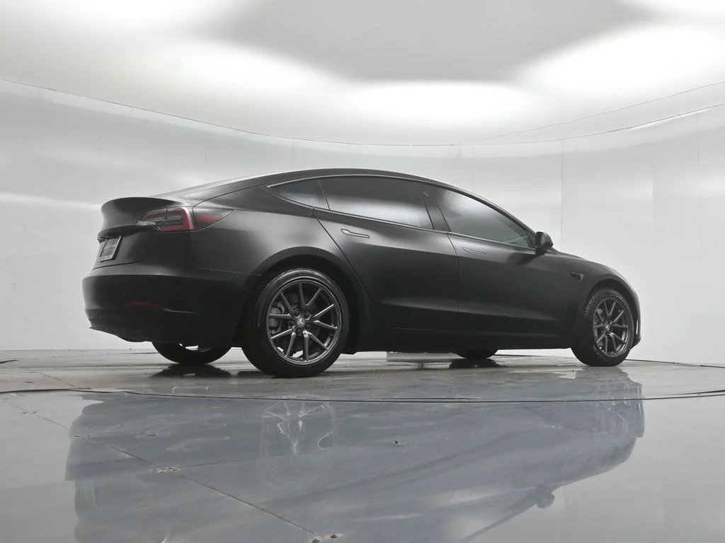 Used 2019 White Tesla Standard Range Plus image 40