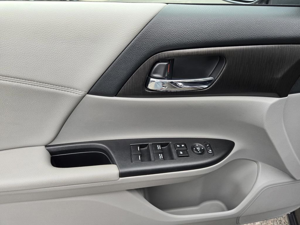 Used 2014 GRAY Honda EX image 17