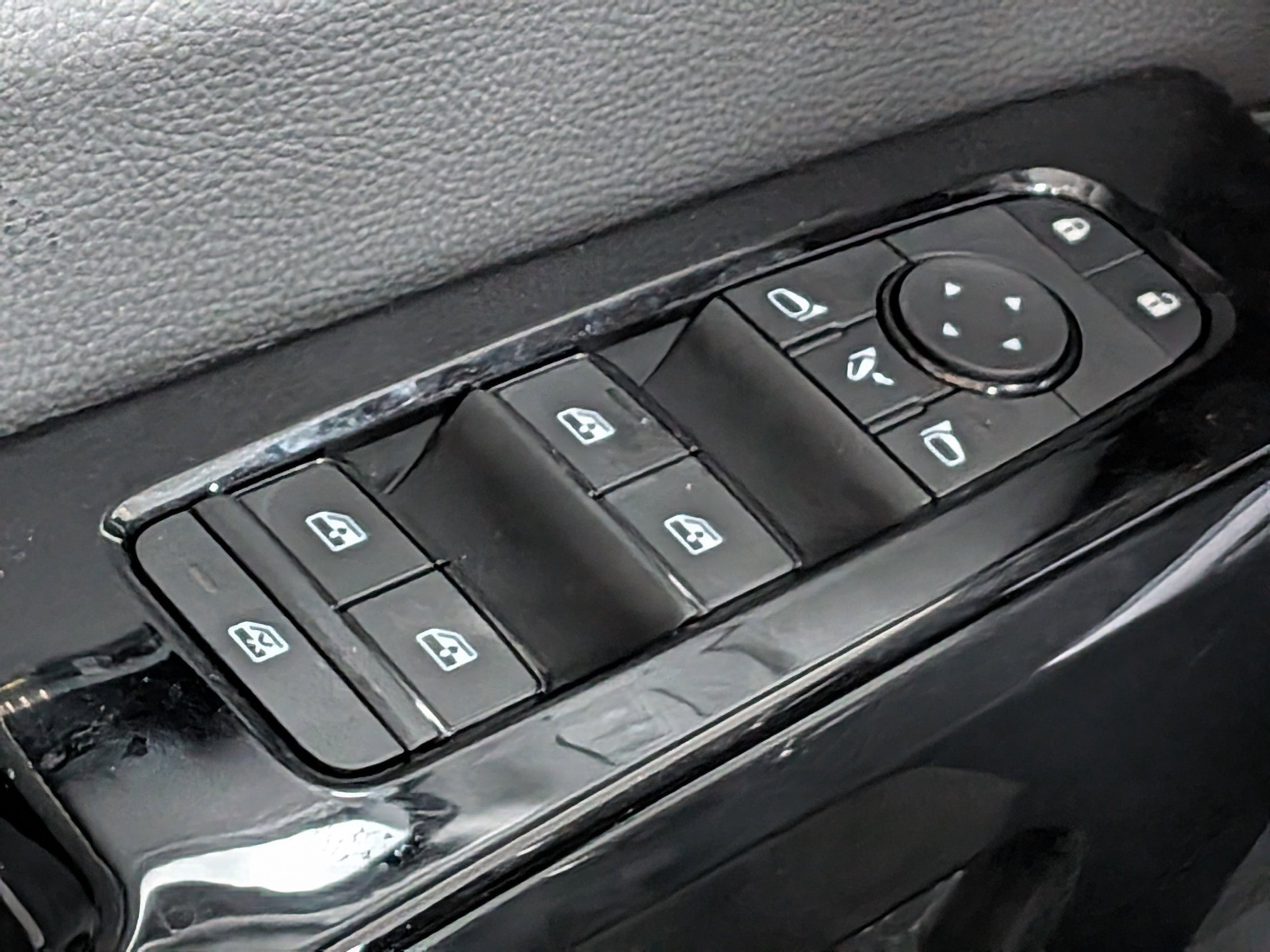 New 2026 Black Nissan Platinum image 24