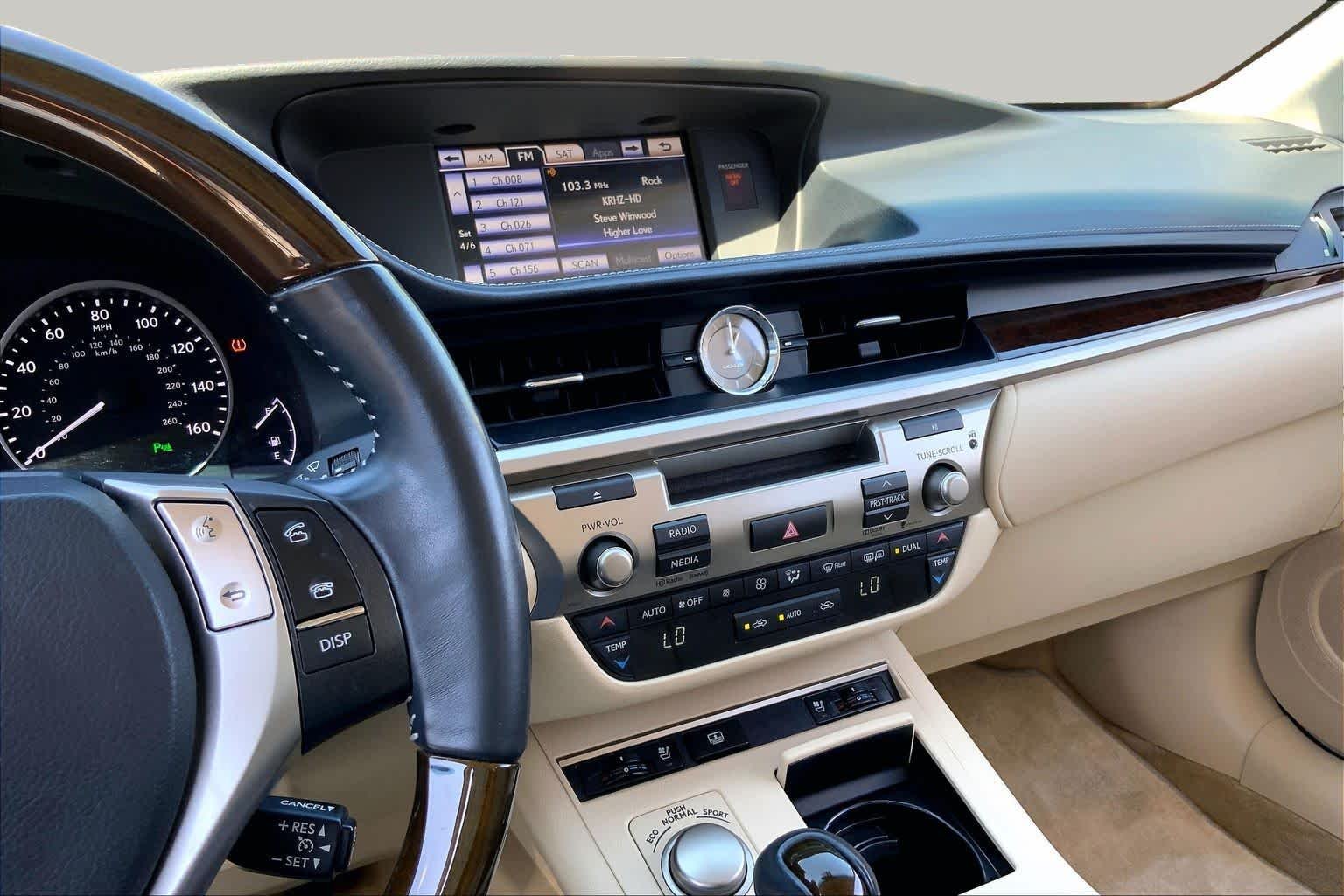 Used 2014 Satin Cashmere Metallic Lexus  image 7