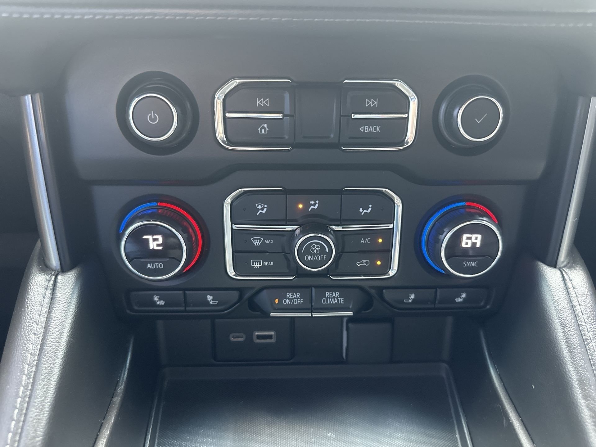 Used 2021 SUMMIT WHITE Chevrolet Z71 image 34