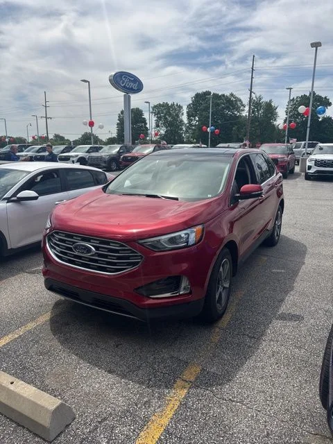 Used 2020 Red Ford SEL image 2