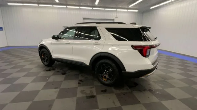 New 2027 Star White Metallic Tri-Coat Ford Tremor® image 6
