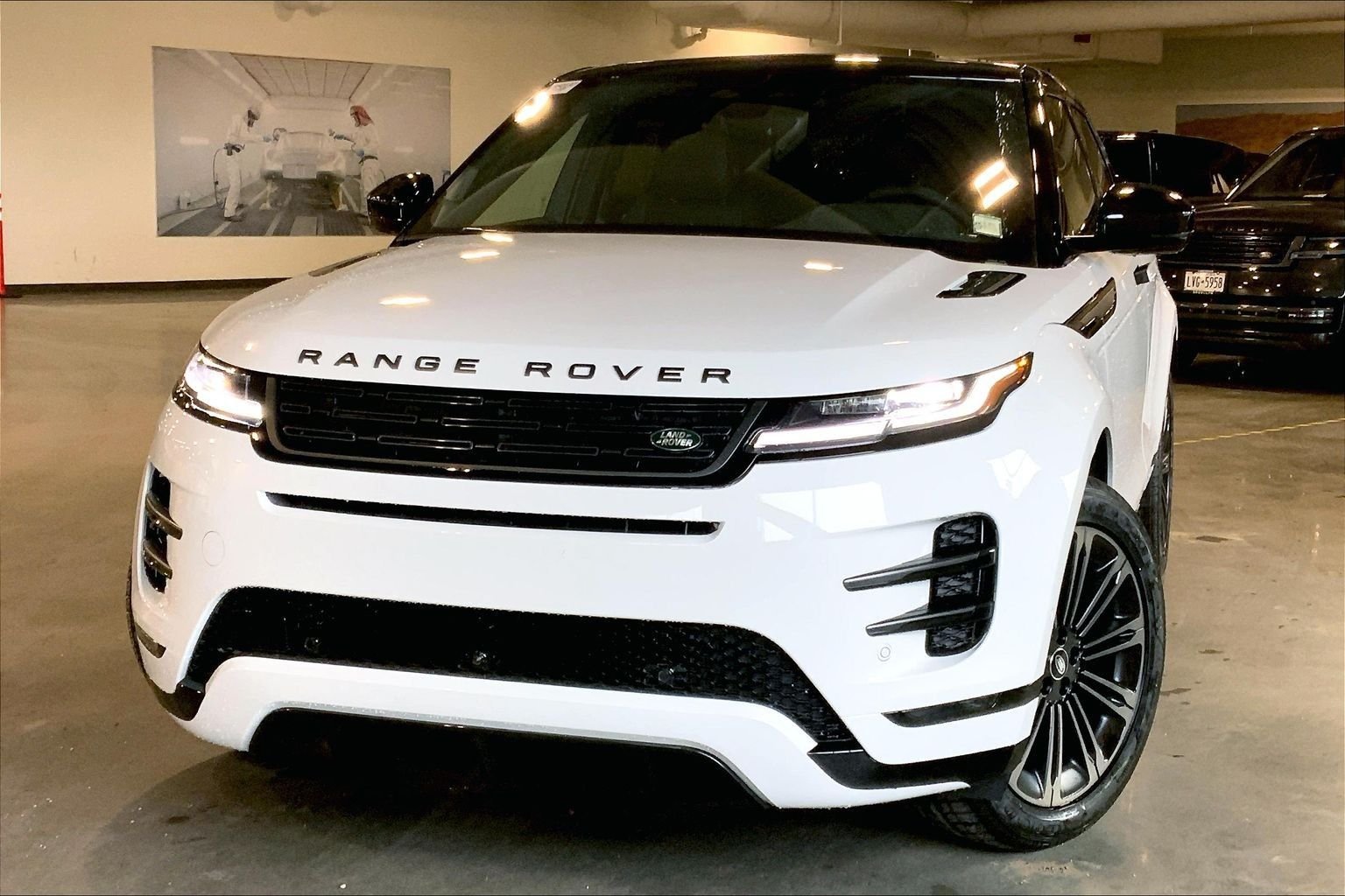 2026 Land Rover Range Rover Evoque Dynamic SE's photo