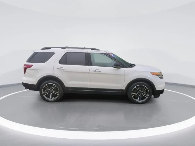 Used 2014 White Ford Sport image 9