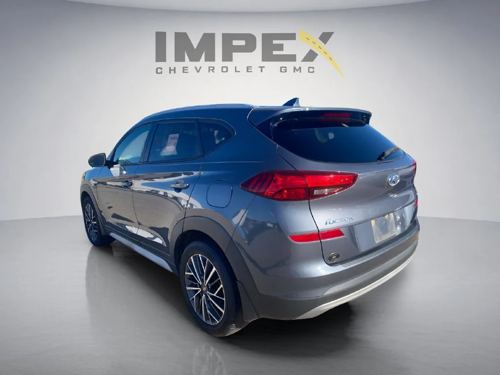Used 2021 Gray Hyundai SEL image 3