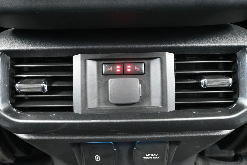 Used 2022 White Ford Lariat image 38