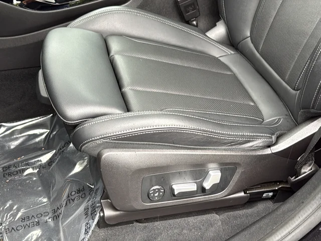 Used 2023  BMW xDrive30i image 18