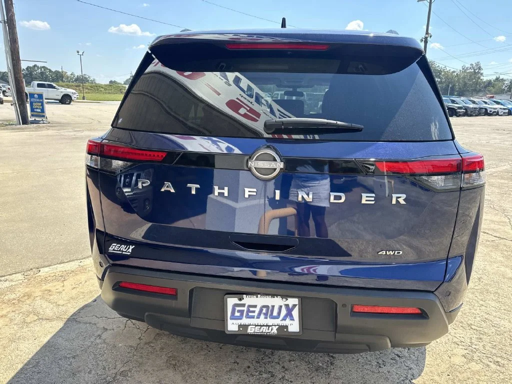 Used 2025 Blue Nissan SV image 9