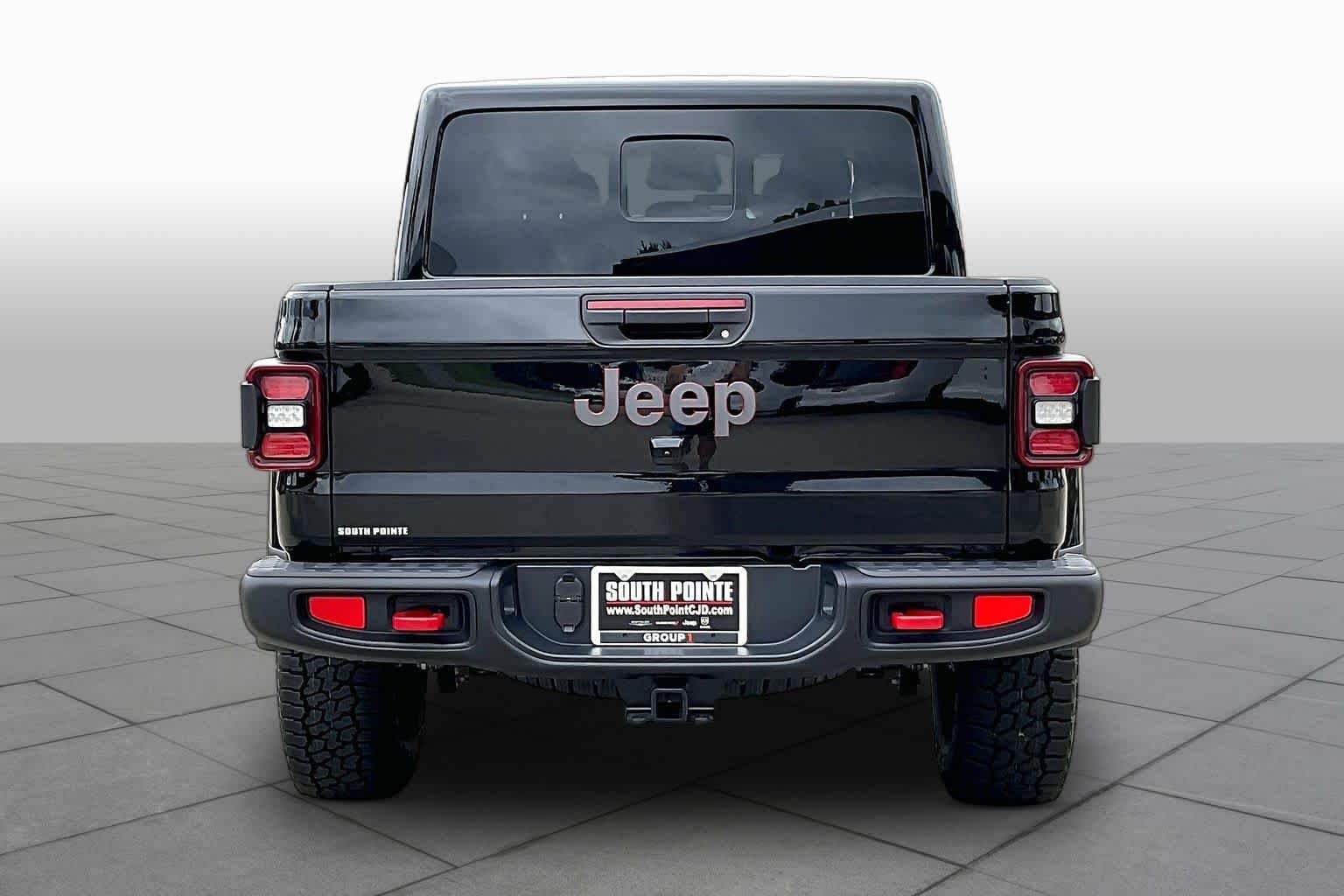 New 2026 Black Clear-Coat Exterior Paint Jeep Rubicon image 4