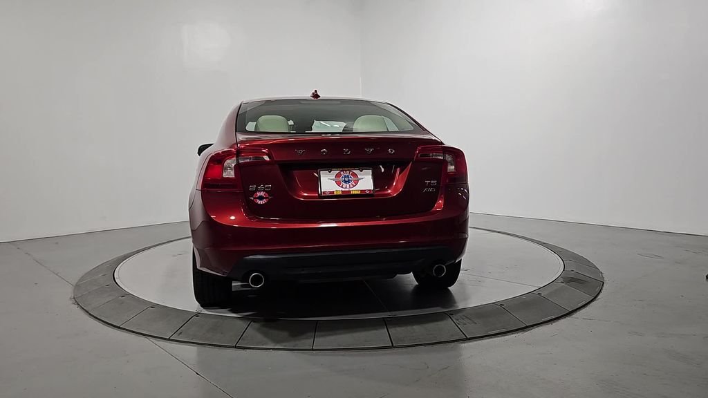 Used 2013 Red Volvo  image 4