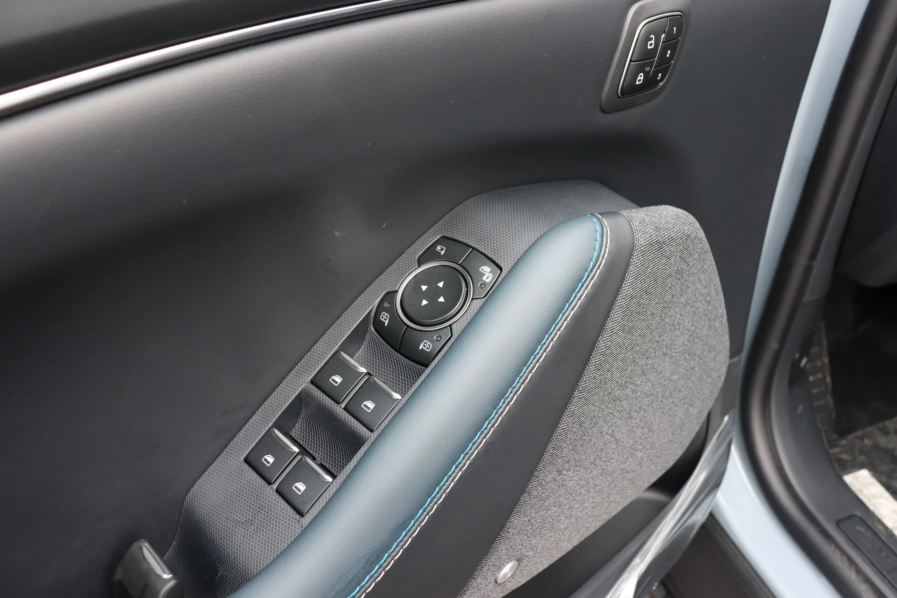 New 2026 GLACIER GREY MET TRI-COAT Ford GT image 11